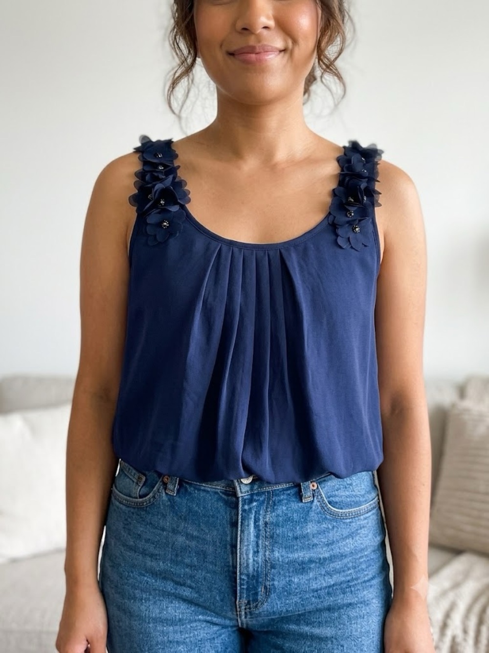 RW&Co Navy Blue Floral Appliqué Sleeveless Pleated Scoop Neck Top Size Medium